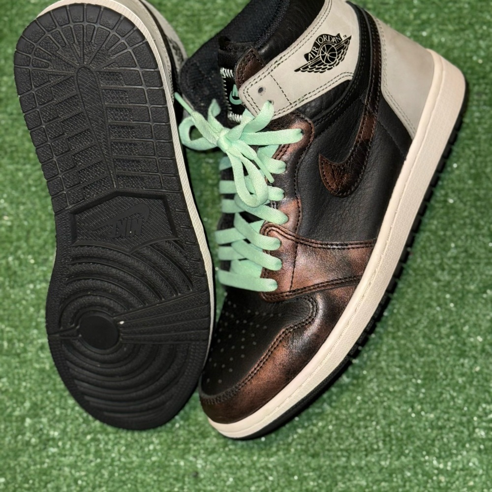 Nike Men's Black and Brown Sneakers